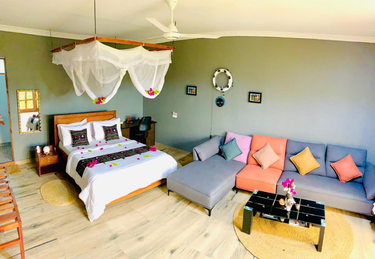 Uroa Getaway Acomodação com café da manhã Exterior foto