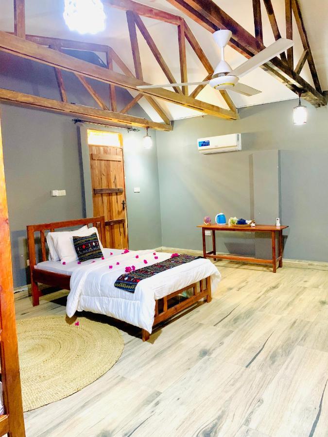 Uroa Getaway Acomodação com café da manhã Exterior foto