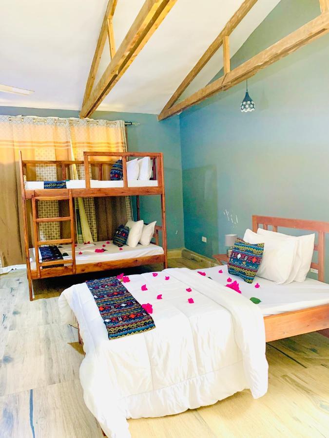 Uroa Getaway Acomodação com café da manhã Exterior foto